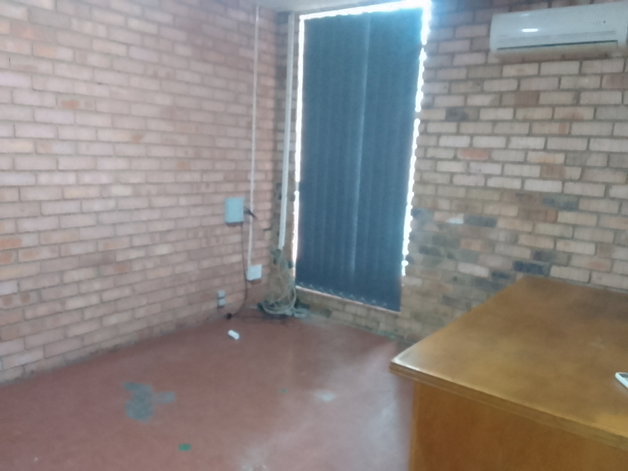 To Let Commercial Property for Rent in Oos Einde North West
